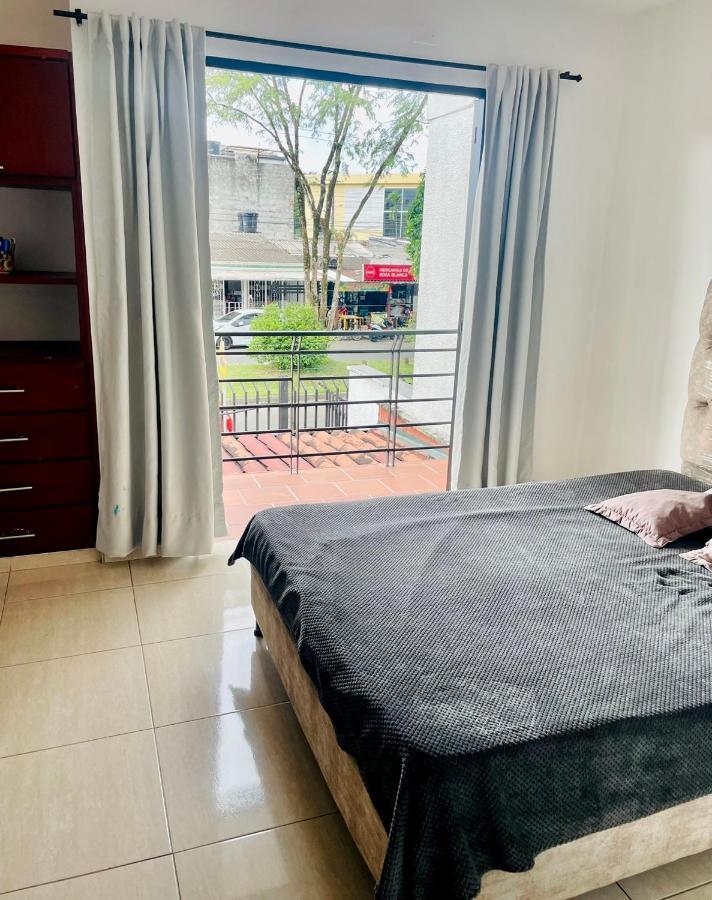 Hostal Roma Villavicencio Exteriör bild