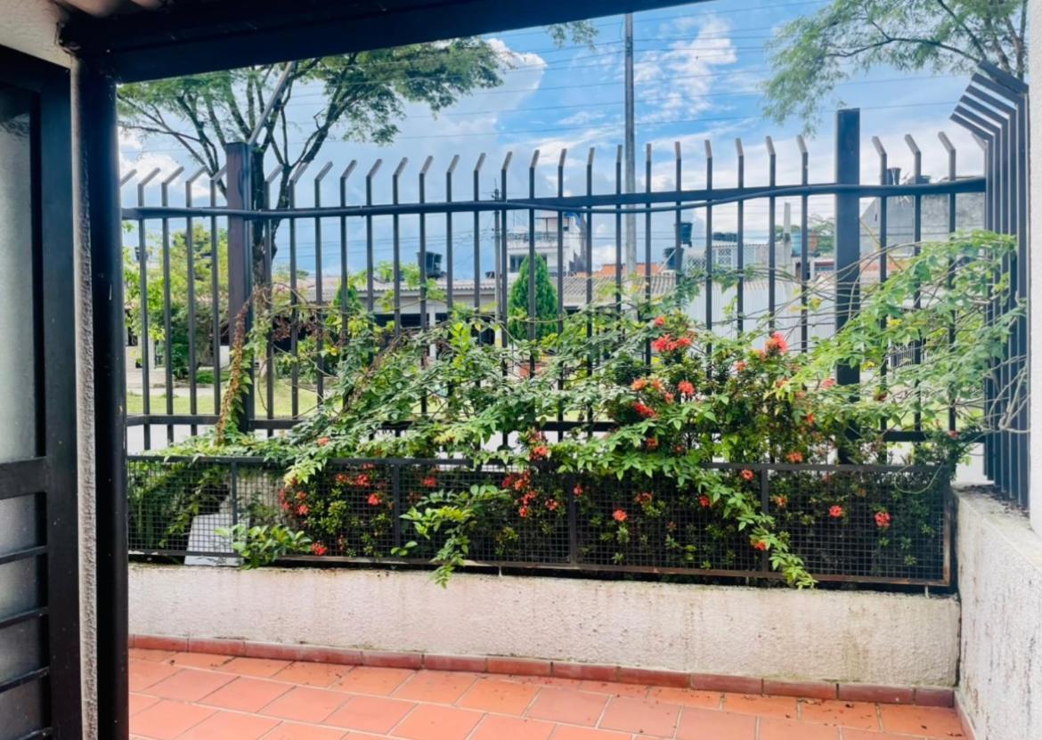 Hostal Roma Villavicencio Exteriör bild